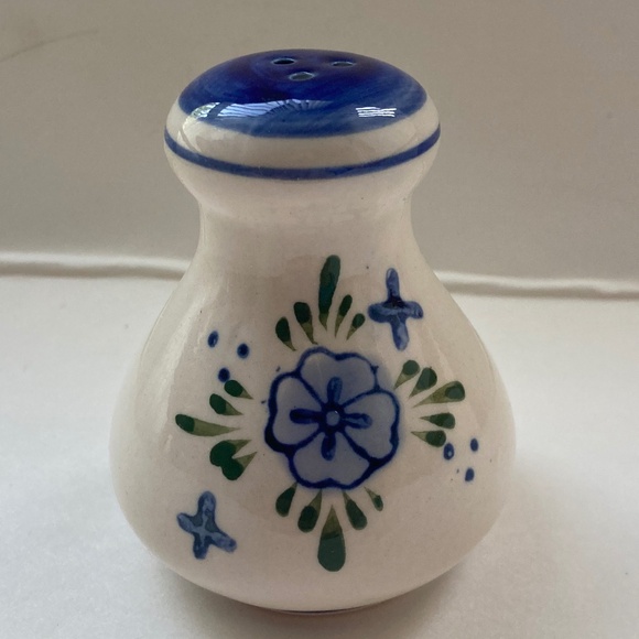 Delft Holland Blue & White Windmill Salt and Pepper Shakers – Hand-Paint - Picture 2 of 8